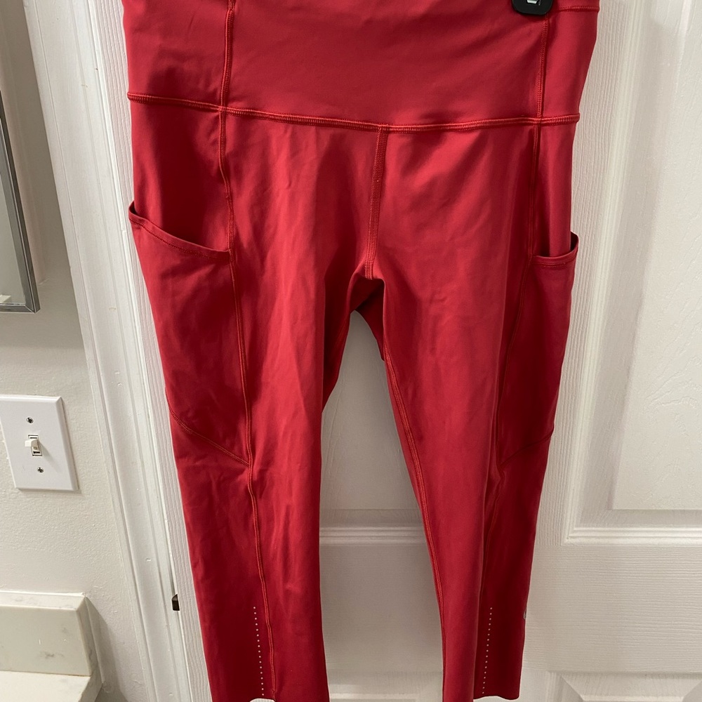 Lululemon fast and free crop workout pants size 8